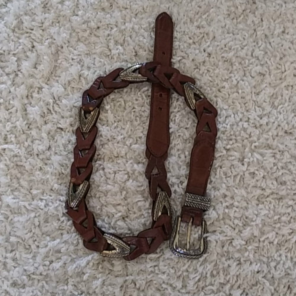 Leather And Metal Linked Belt. - Picture 2 of 5
